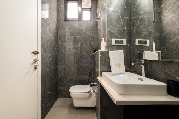 Image Title Goes Here